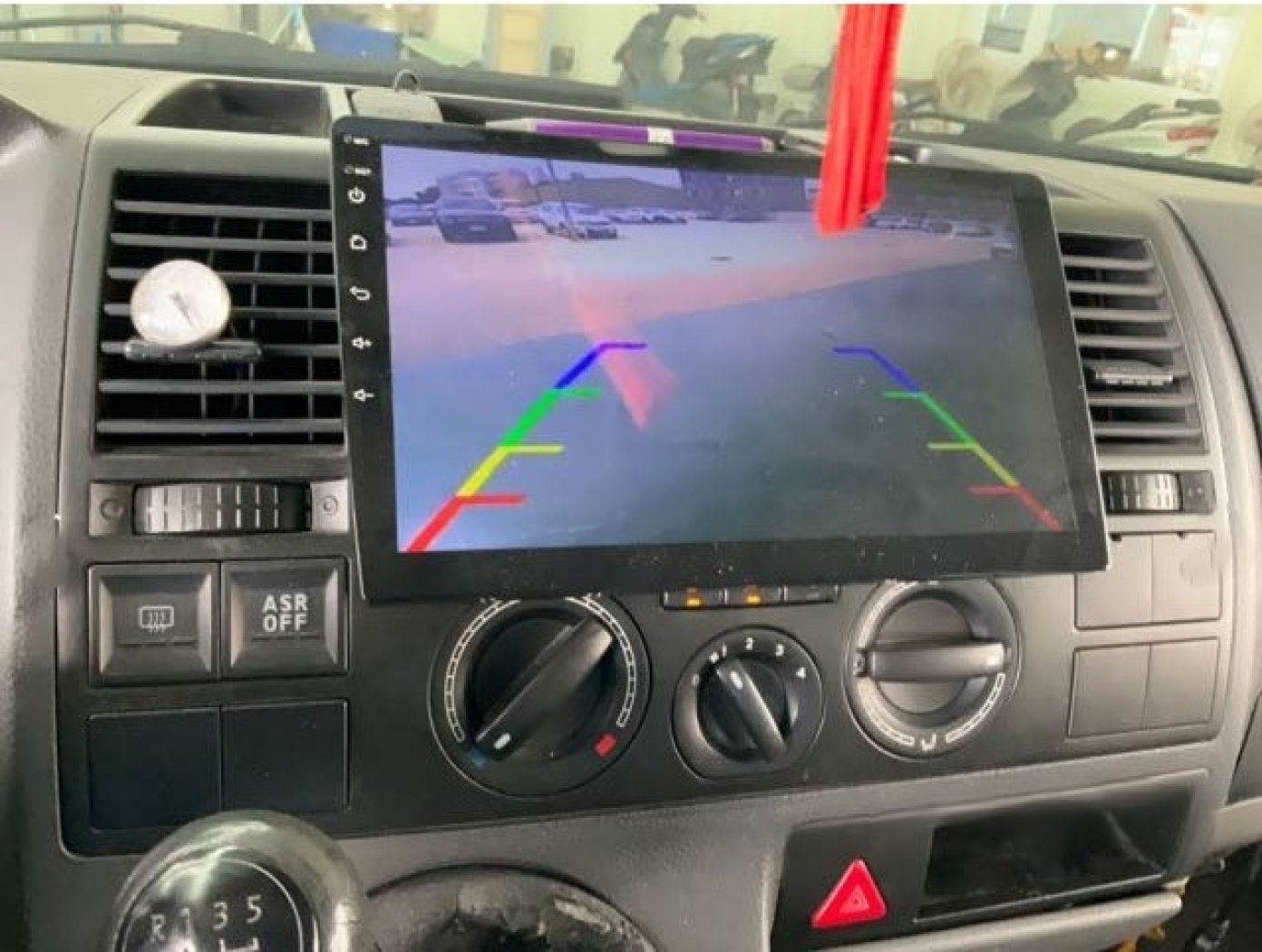 VW 福斯 ／ T5 ／ 2009年 ／ 2009年VW T5 黑色 福斯中古車 ／ 九肇匯元汽車 (台南)