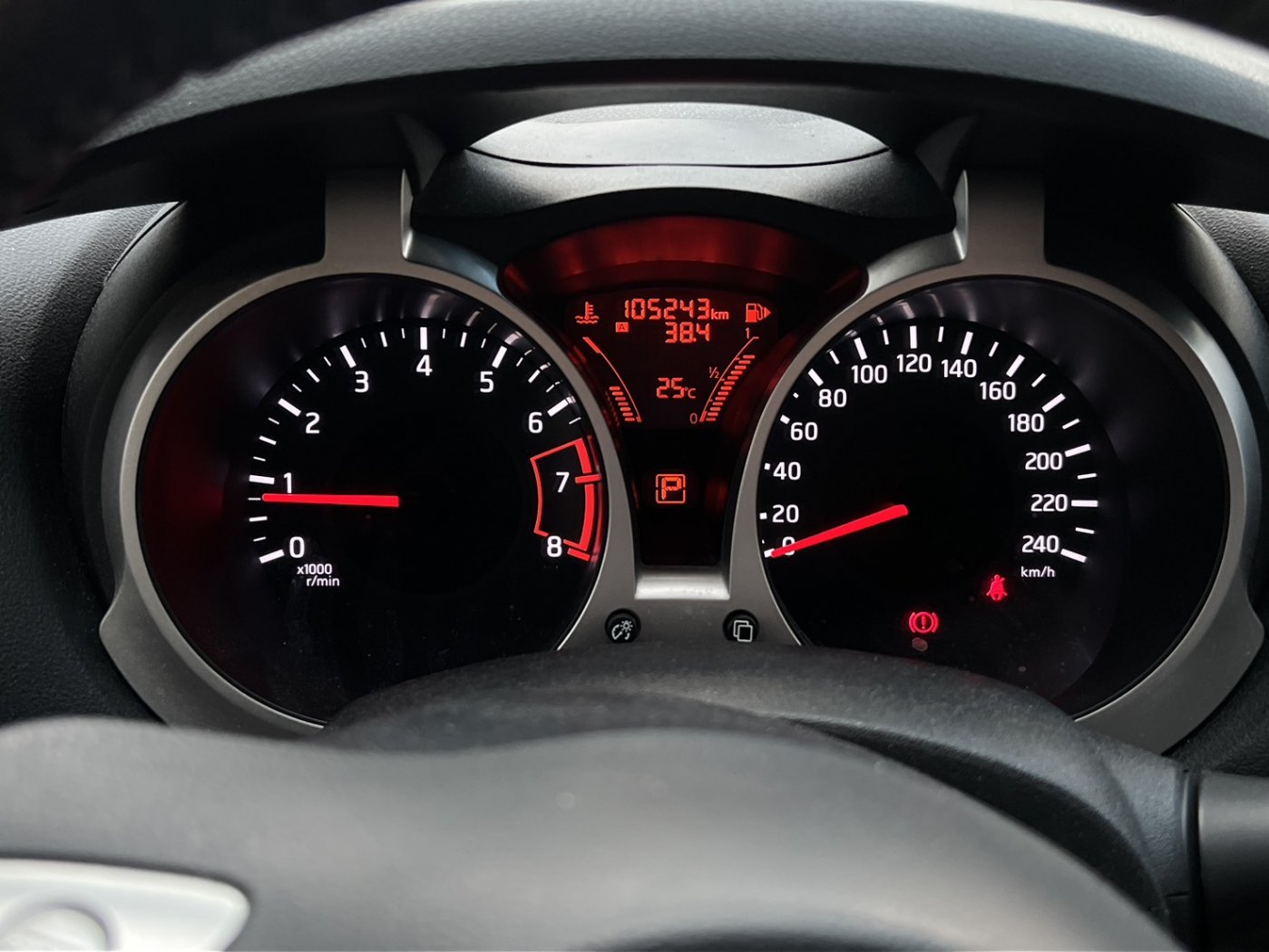 Nissan 日產 ／ Juke ／ 2015年 ／ 2015年 Nissan Juke 白色 日產中古休旅車 ／ MG車庫(台南)