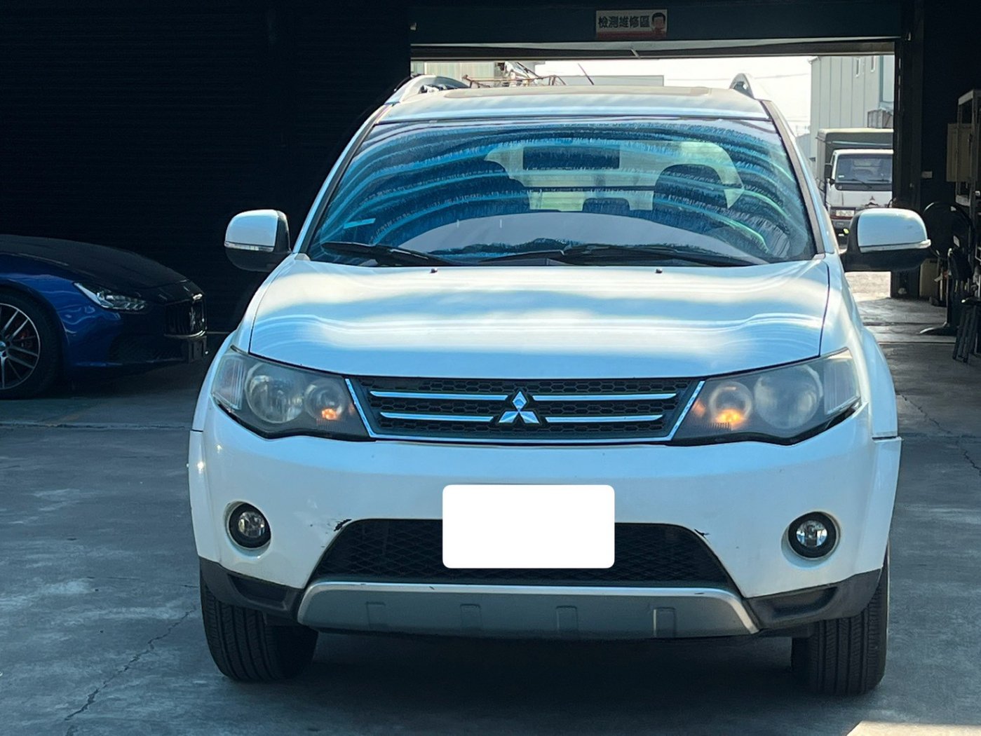 Mitsubishi 三菱 ／ Outlander ／ 2010年 ／ 2010年MitsubishiI Outlander 白色 三菱中古車 ／ MG車庫(台南)