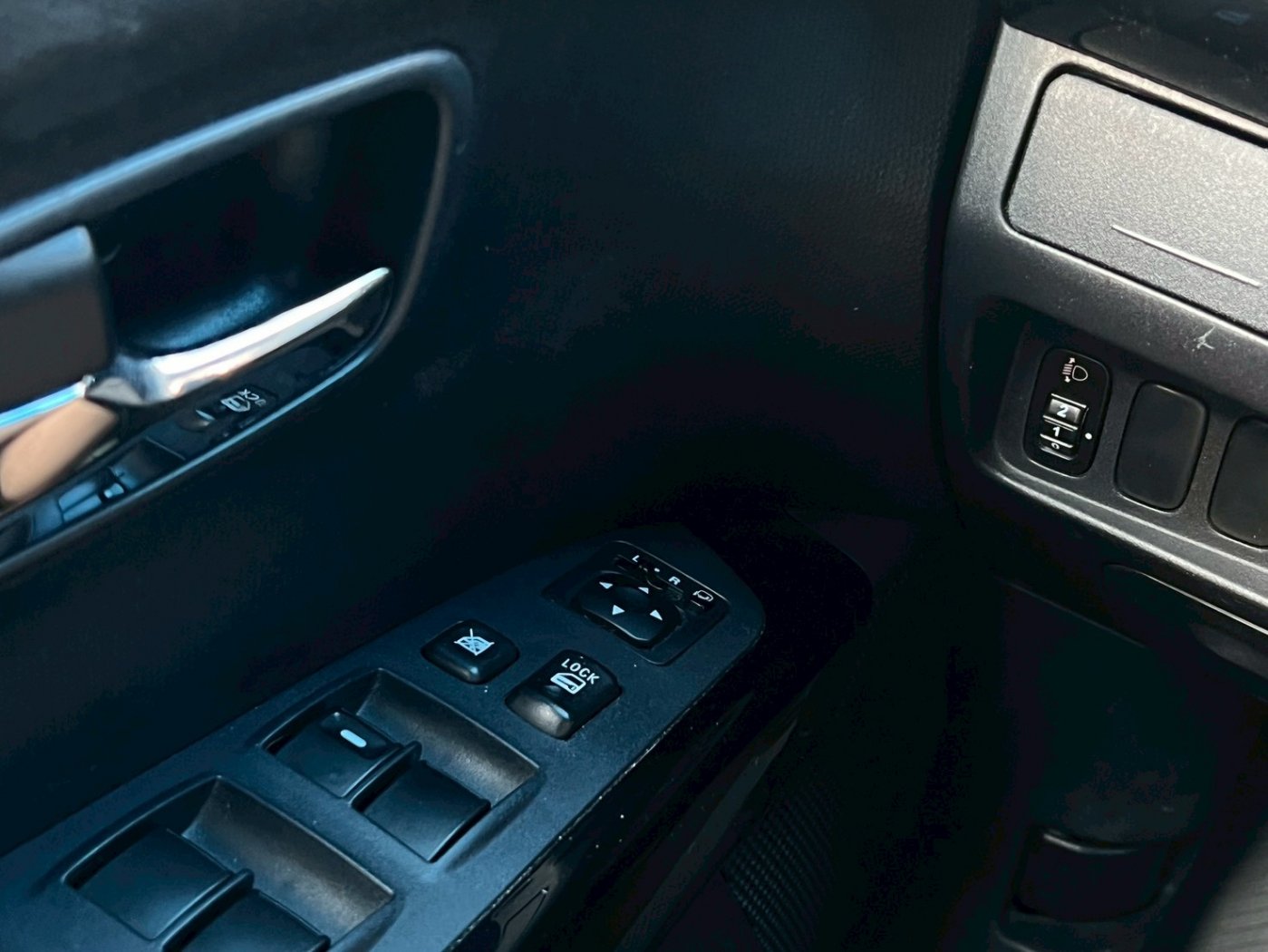 Mitsubishi 三菱 ／ Outlander ／ 2010年 ／ 2010年MitsubishiI Outlander 白色 三菱中古車 ／ MG車庫(台南)