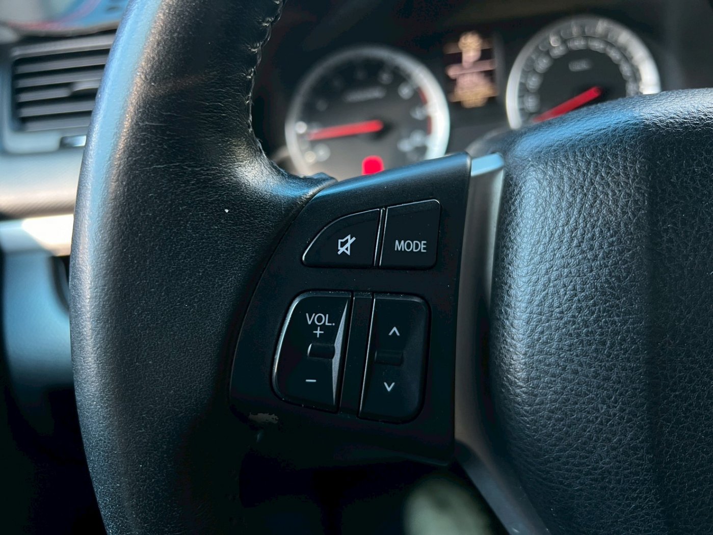 Suzuki 鈴木 ／ Swift ／ 2011年 ／ 2011年Suzuki Swift 灰色 鈴木中古車 ／ MG車庫(台南)