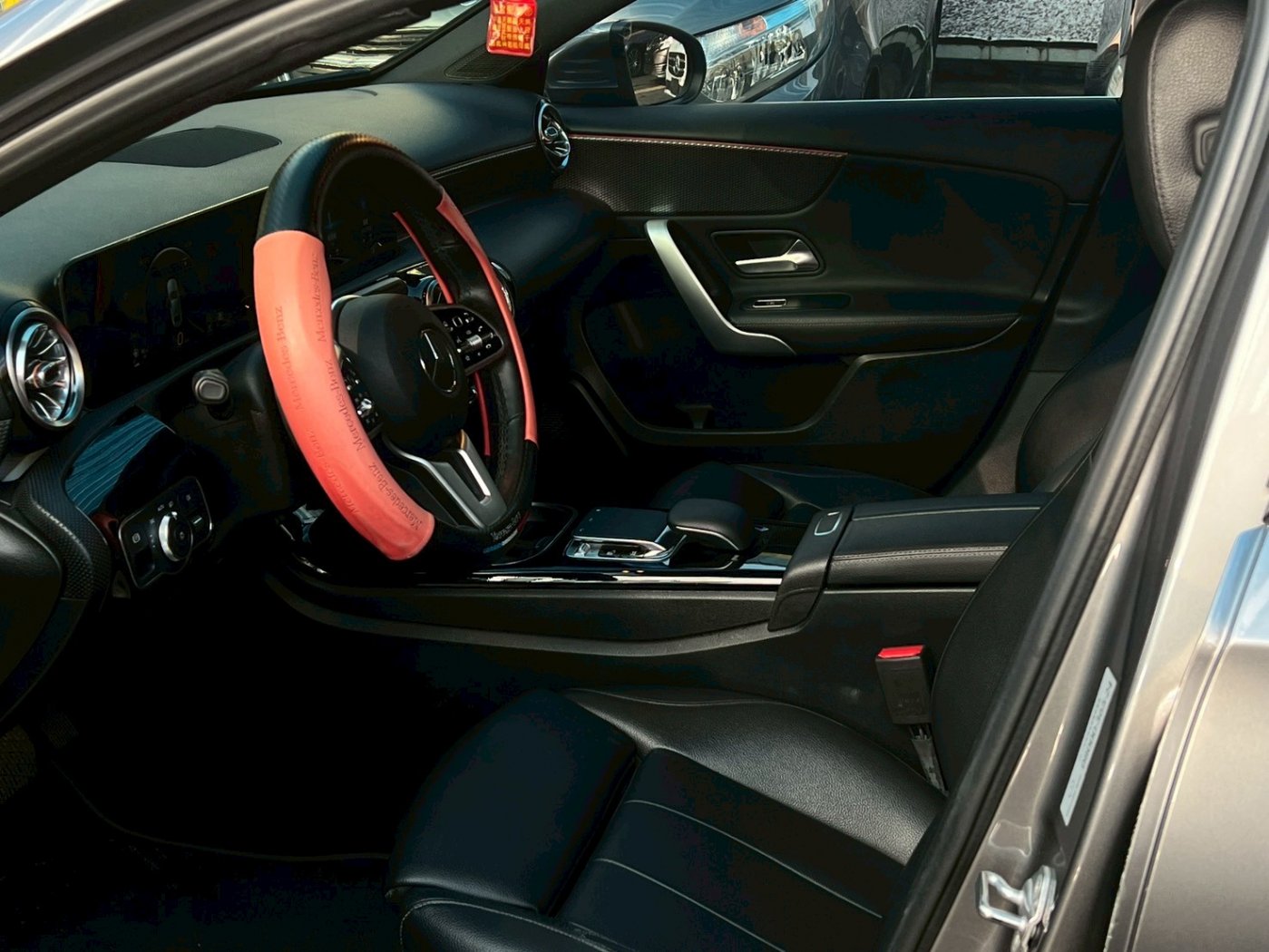 Benz 賓士 ／ A-Class ／ 2019年 ／ 2019年 Benz A200 深灰色 賓士中古車 ／ 高拍