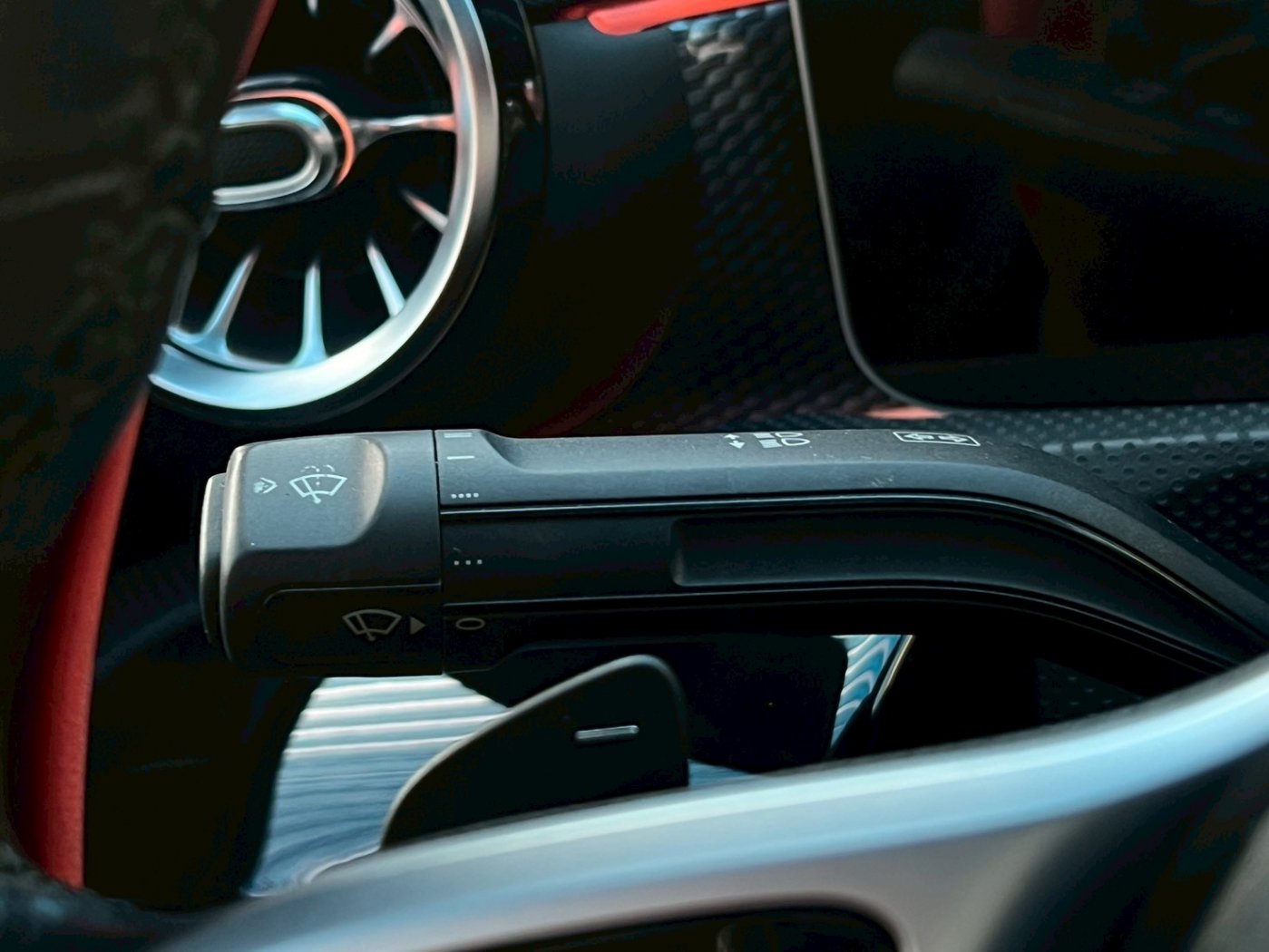 Benz 賓士 ／ A-Class ／ 2019年 ／ 2019年 Benz A200 深灰色 賓士中古車 ／ 高拍