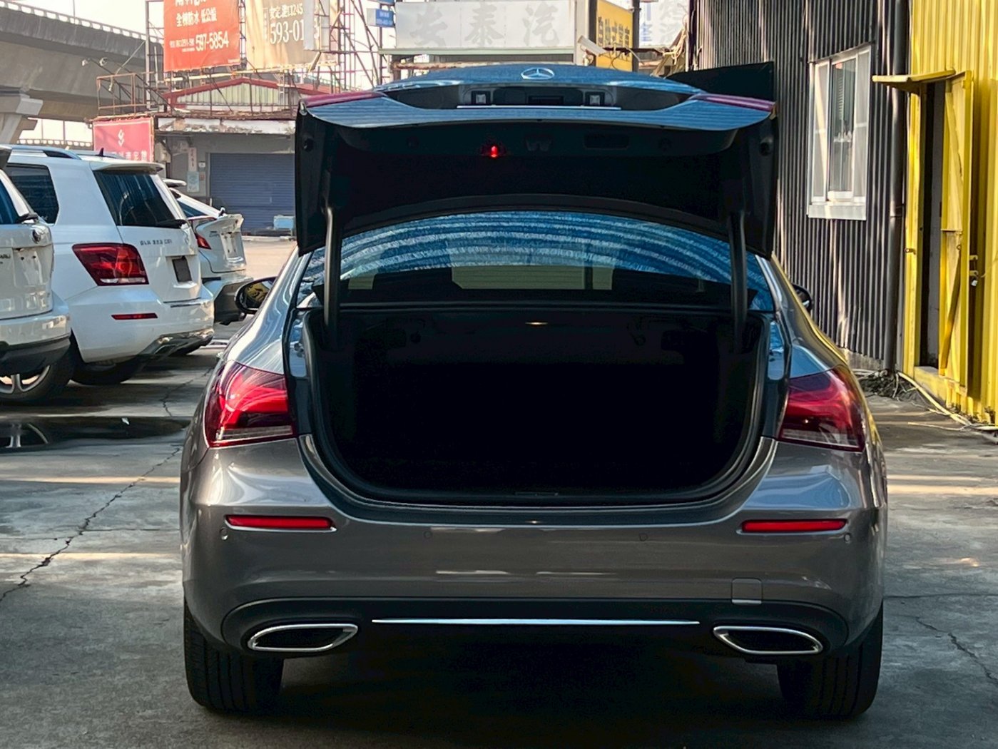 Benz 賓士 ／ A-Class ／ 2019年 ／ 2019年 Benz A200 深灰色 賓士中古車 ／ 高拍