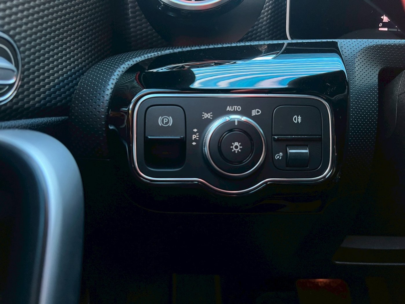 Benz 賓士 ／ A-Class ／ 2019年 ／ 2019年 Benz A200 深灰色 賓士中古車 ／ 高拍