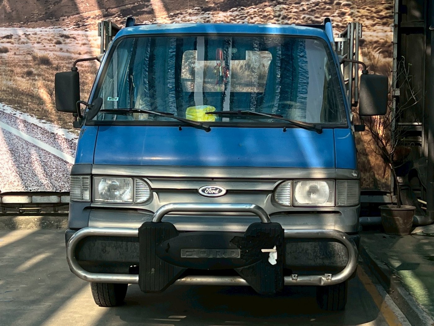 Ford 福特 ／ Econovan 載卡多 ／ 2005年 ／ 2005年 Ford Econovan 載卡多 藍色 福特中古貨車 ／ 九肇匯元汽車 (台南)