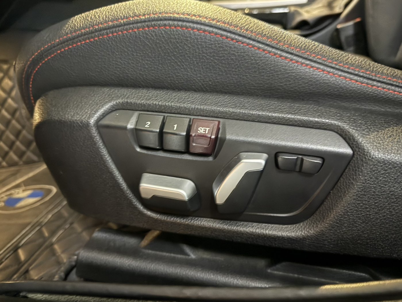 Bmw 寶馬 ／ 3-Series ／ 2017年 ／ 2017年BMW 320I GT 黑色 寶馬中古車 ／ 委外廠商