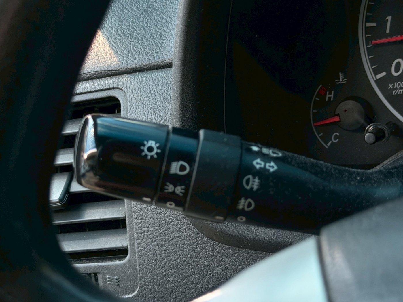 Toyota 豐田 ／ Altis ／ 2011年 ／ 2011年 Toyota Altis 灰色 豐田中古車 ／ 九肇匯元汽車 (台南)